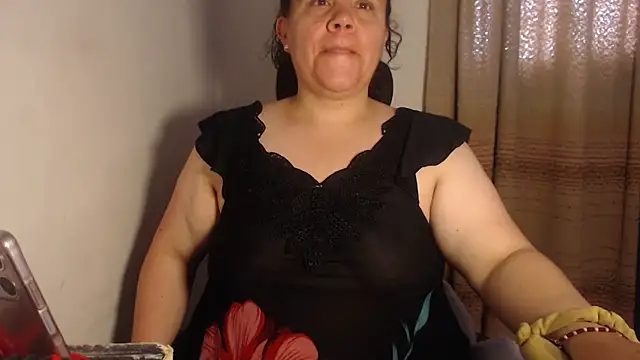agathamiller01 online show from May 25, 11:27 am