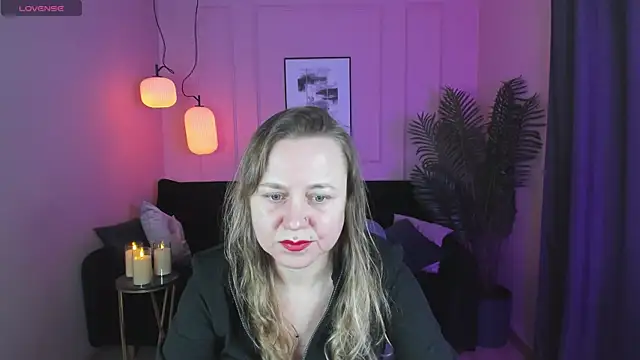 Snapshot of GabrielGold chatting on March 13, 8:43 pm GabrielGold online show from March 13, 8:43 pm