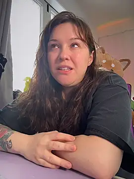 JennKenobi online show from February 25, 2:59 pm