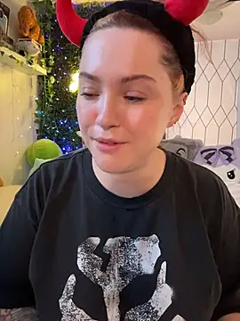 JennKenobi online show from July 21, 12:18 pm