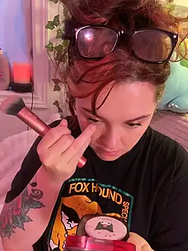 JennKenobi online show from July 31, 12:37 pm