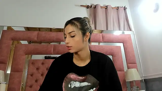 Snapshot of briana_wonder69xxx chatting on November 19, 10:21 pm briana wonder69xxx online show from November 19, 10:21 pm