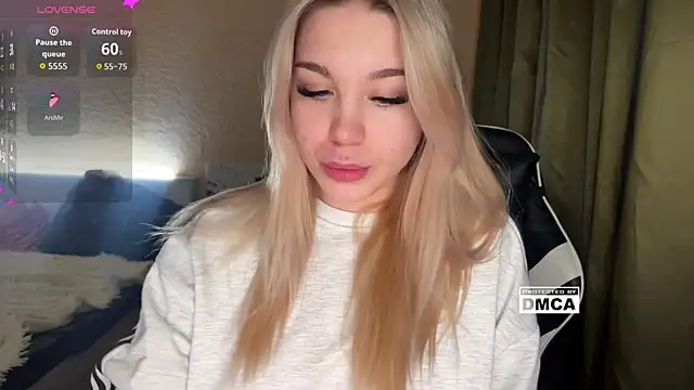 Snapshot of ariashaa chatting on November 18, 5:39 pm ariashaa online show from November 18, 5:39 pm