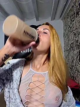 kylie blck online show from May 18, 4:07 am