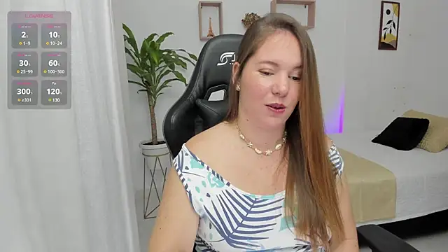 Snapshot of tamy_shine87 chatting on December 20, 2:41 am tamy shine87 online show from December 20, 2:41 am