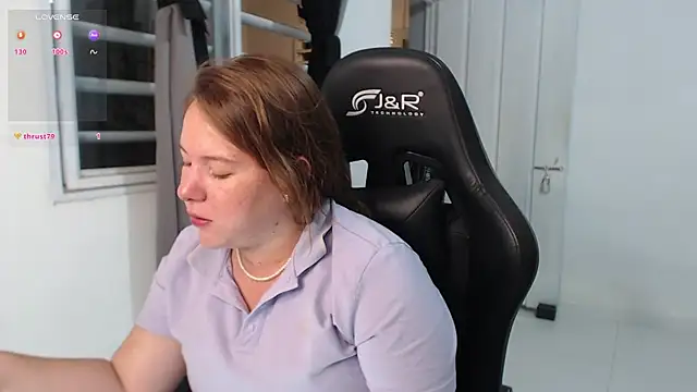 Snapshot of tamy_shine87 chatting on December 18, 11:55 pm tamy shine87 online show from December 18, 11:55 pm