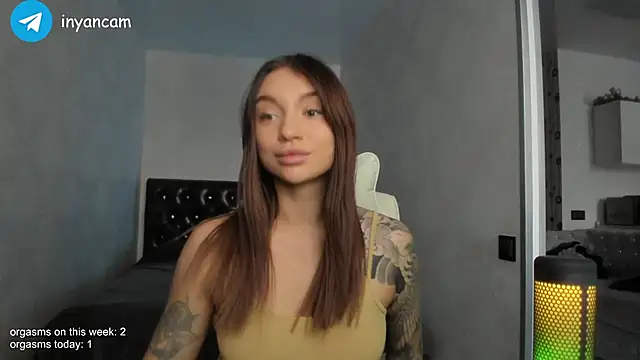 Snapshot of _in_yan chatting on January 18, 4:48 am in yan online show from January 18, 4:48 am