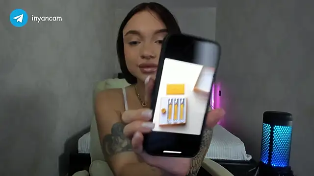 Snapshot of _in_yan chatting on February 22, 4:40 am in yan online show from February 22, 4:40 am