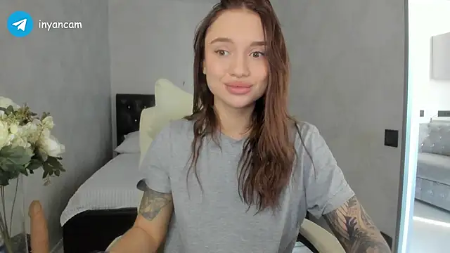 Snapshot of _in_yan chatting on March 11, 5:27 am in yan online show from March 11, 5:27 am