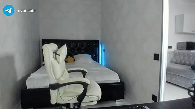 Snapshot of _in_yan chatting on March 18, 5:20 am in yan online show from March 18, 5:20 am