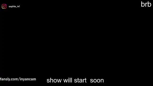 Snapshot of _in_yan chatting on November 14, 4:22 am in yan online show from November 14, 4:22 am