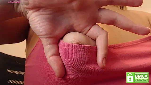 Snapshot of mollywayne chatting on December 28, 3:59 pm mollywayne online show from December 28, 3:59 pm