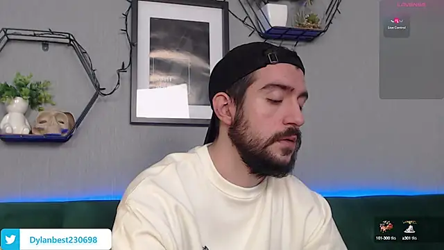 Snapshot of Dylan_Best chatting on December 24, 7:28 am Dylan Best online show from December 24, 7:28 am