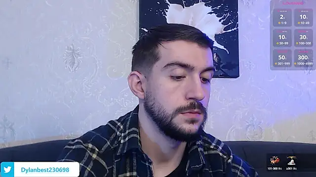 Snapshot of Dylan_Best chatting on February 4, 1:23 am Dylan Best online show from February 4, 1:23 am