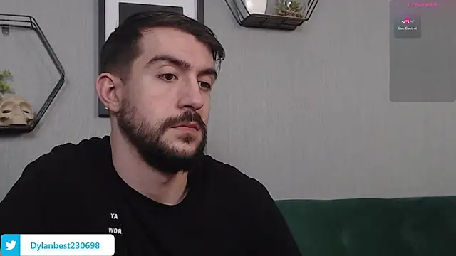 Snapshot of Dylan_Best chatting on February 10, 10:40 pm Dylan Best online show from February 10, 10:40 pm