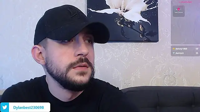 Snapshot of Dylan_Best chatting on February 12, 2:56 am Dylan Best online show from February 12, 2:56 am