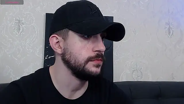 Snapshot of Dylan_Best chatting on February 15, 2:37 am Dylan Best online show from February 15, 2:37 am