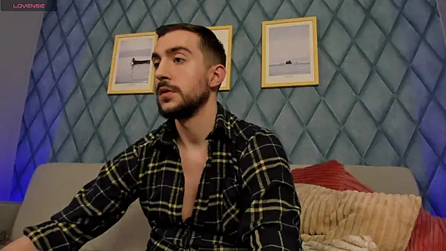 Snapshot of Dylan_Best chatting on March 17, 11:21 pm Dylan Best online show from March 17, 11:21 pm