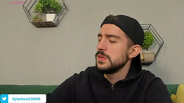 Snapshot of Dylan_Best chatting on September 17, 10:00 pm Dylan Best online show from September 17, 10:00 pm