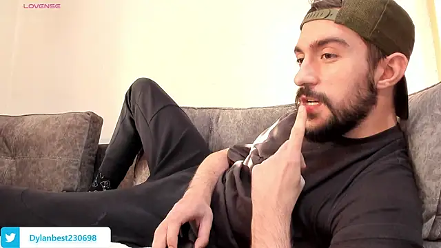 Snapshot of Dylan_Best chatting on October 1, 5:13 am Dylan Best online show from October 1, 5:13 am