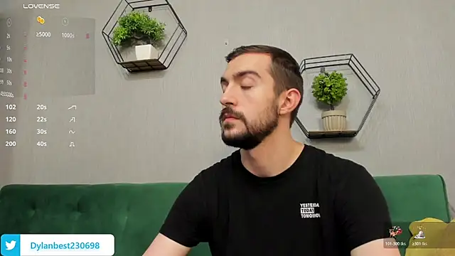 Snapshot of Dylan_Best chatting on November 6, 10:43 pm Dylan Best online show from November 6, 10:43 pm