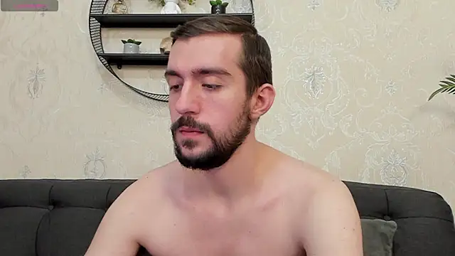 Snapshot of Dylan_Best chatting on November 14, 10:07 pm Dylan Best online show from November 14, 10:07 pm