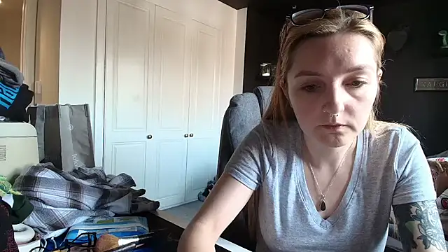 Snapshot of short_sweetpea chatting on September 27, 12:43 pm short sweetpea online show from September 27, 12:43 pm