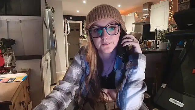 Snapshot of short_sweetpea chatting on October 22, 7:02 pm short sweetpea online show from October 22, 7:02 pm