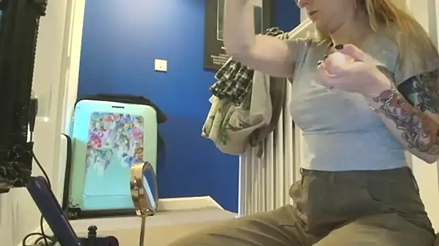 Snapshot of short_sweetpea chatting on October 23, 11:42 am short sweetpea online show from October 23, 11:42 am