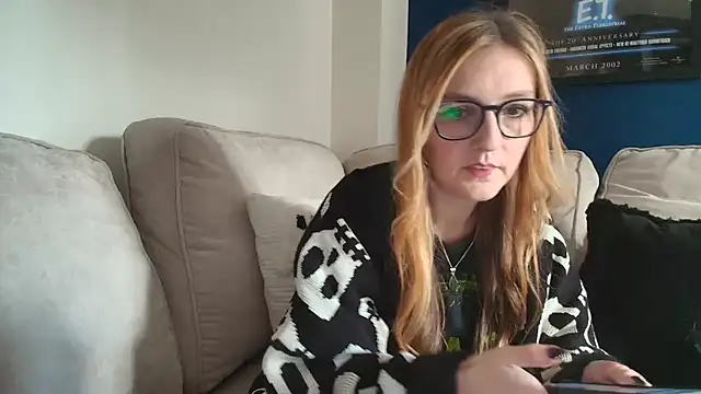 Snapshot of short_sweetpea chatting on October 24, 11:28 am short sweetpea online show from October 24, 11:28 am