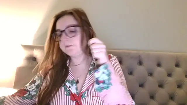 Snapshot of short_sweetpea chatting on December 2, 8:08 am short sweetpea online show from December 2, 8:08 am