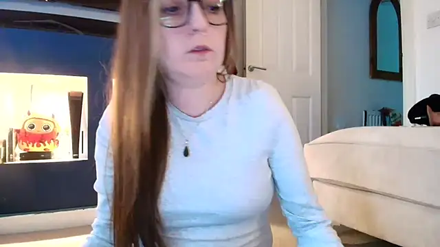 Snapshot of short_sweetpea chatting on December 17, 3:07 pm short sweetpea online show from December 17, 3:07 pm