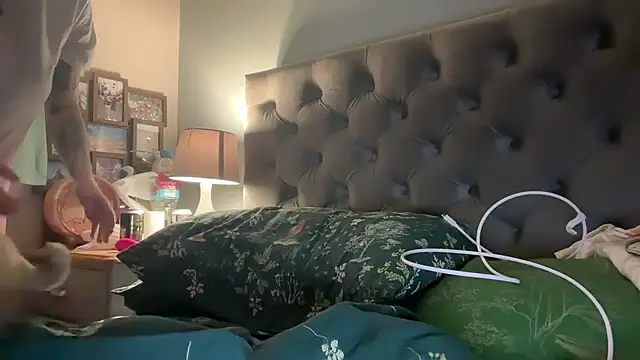 short sweetpea online show from January 13, 9:25 am