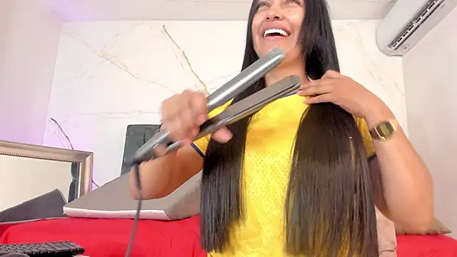 Snapshot of IsiisLovei chatting on July 3, 2:56 pm IsiisLovei online show from July 3, 2:56 pm
