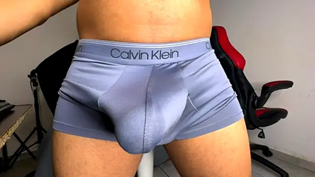 Snapshot of jordylatin20 chatting on December 1, 11:32 pm jordylatin20 online show from December 1, 11:32 pm