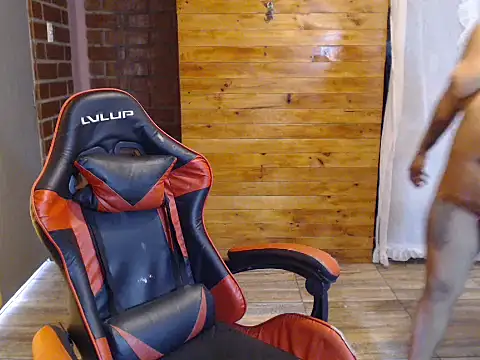 Snapshot of Hilarybunnyy chatting on March 14, 2:11 pm Hilarybunnyy online show from March 14, 2:11 pm