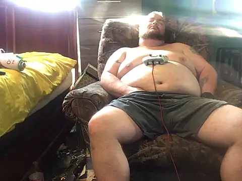 Snapshot of fatdickdaddy448 chatting on December 6, 7:12 pm fatdickdaddy448 online show from December 6, 7:12 pm