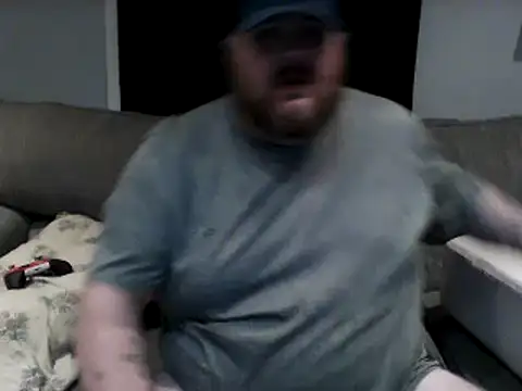 Snapshot of fatdickdaddy448 chatting on December 17, 4:43 pm fatdickdaddy448 online show from December 17, 4:43 pm