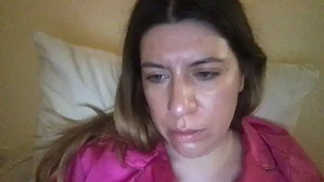 Snapshot of HYPHYtype chatting on January 22, 4:23 am HYPHYtype online show from January 22, 4:23 am