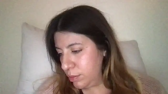 Snapshot of HYPHYtype chatting on January 24, 1:13 am HYPHYtype online show from January 24, 1:13 am