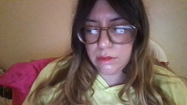 Snapshot of HYPHYtype chatting on February 11, 3:50 am HYPHYtype online show from February 11, 3:50 am