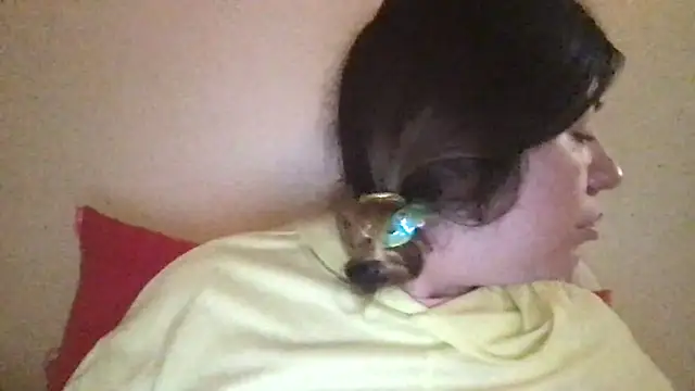 Snapshot of HYPHYtype chatting on March 2, 4:07 am HYPHYtype online show from March 2, 4:07 am