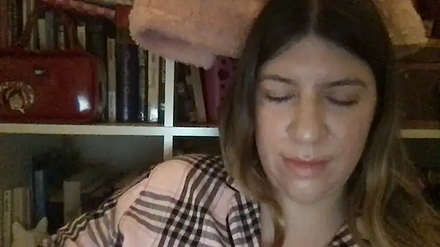 Snapshot of HYPHYtype chatting on March 12, 7:46 am HYPHYtype online show from March 12, 7:46 am