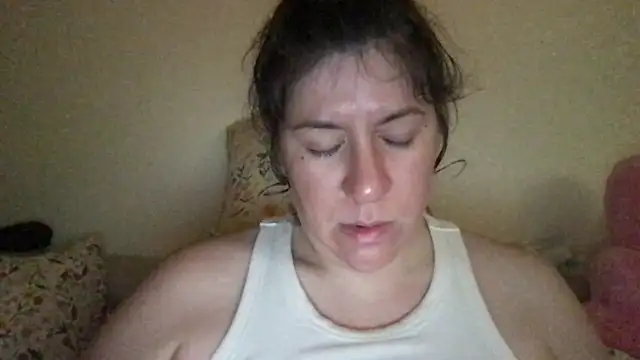 Snapshot of HYPHYtype chatting on October 9, 8:23 am HYPHYtype online show from October 9, 8:23 am