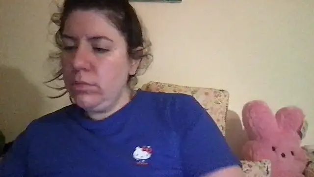 Snapshot of HYPHYtype chatting on October 15, 3:17 am HYPHYtype online show from October 15, 3:17 am