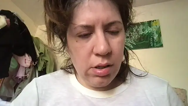 Snapshot of HYPHYtype chatting on November 9, 6:50 pm HYPHYtype online show from November 9, 6:50 pm