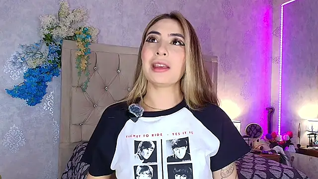 Snapshot of nini_love01 chatting on July 17, 3:57 am nini love01 online show from July 17, 3:57 am
