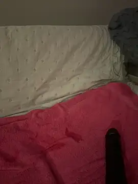 Snapshot of petuletra chatting on October 14, 11:27 pm petuletra online show from October 14, 11:27 pm