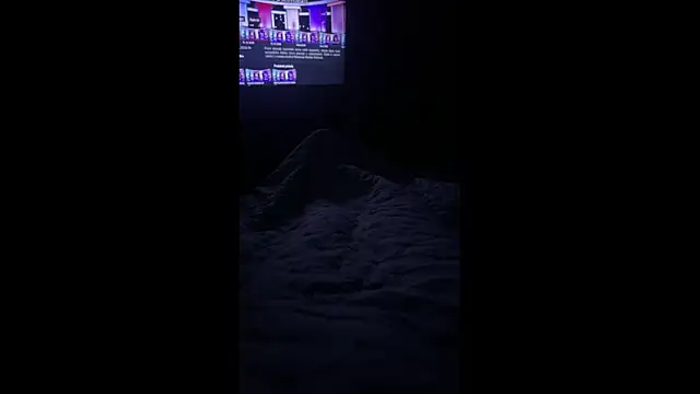 Snapshot of petuletra chatting on October 18, 11:05 pm petuletra online show from October 18, 11:05 pm