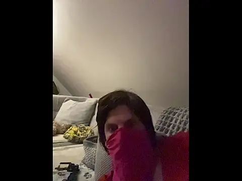 Snapshot of petuletra chatting on November 19, 11:49 pm petuletra online show from November 19, 11:49 pm